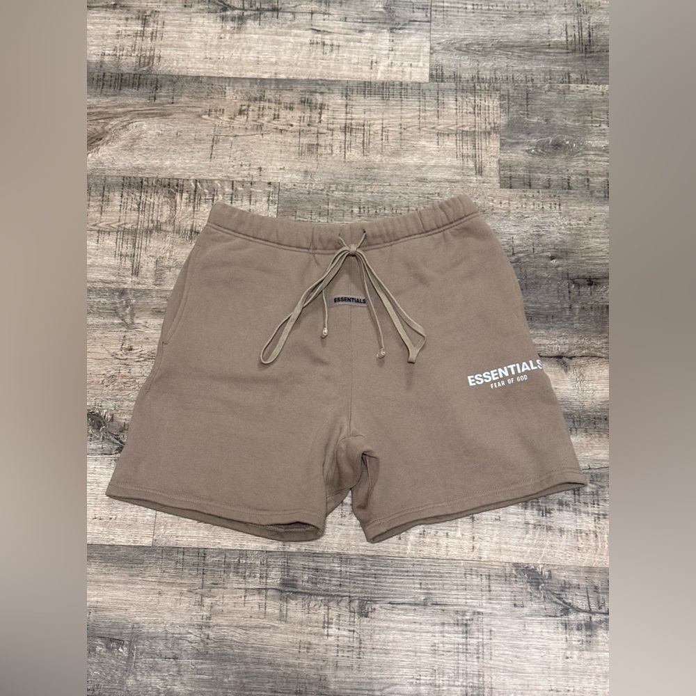 Fear of God Essentials Men's Desert Taupe Men’s Fleece Shorts XS
